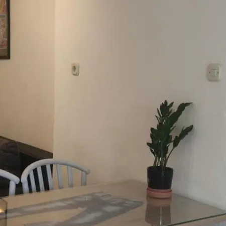 Apartment Mira Roso - One Bedroom 1 Makarska