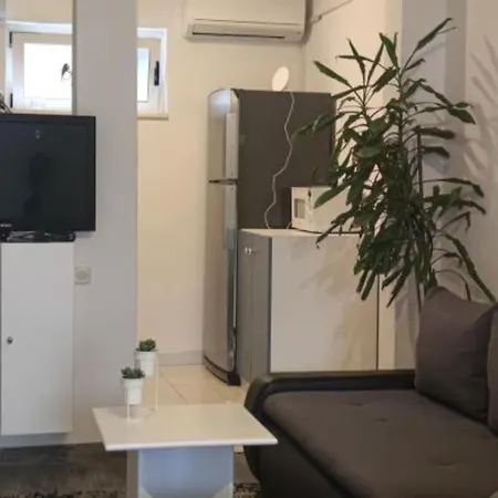Mira Roso - One Bedroom 1