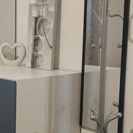 Apartment Mira Roso - One Bedroom 1 Makarska